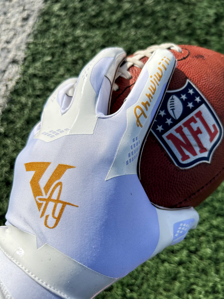 SIGNATURE AHHWIWIII GLOVES AJ Greene signature-ahhwiwiii-gloves-aj-greene